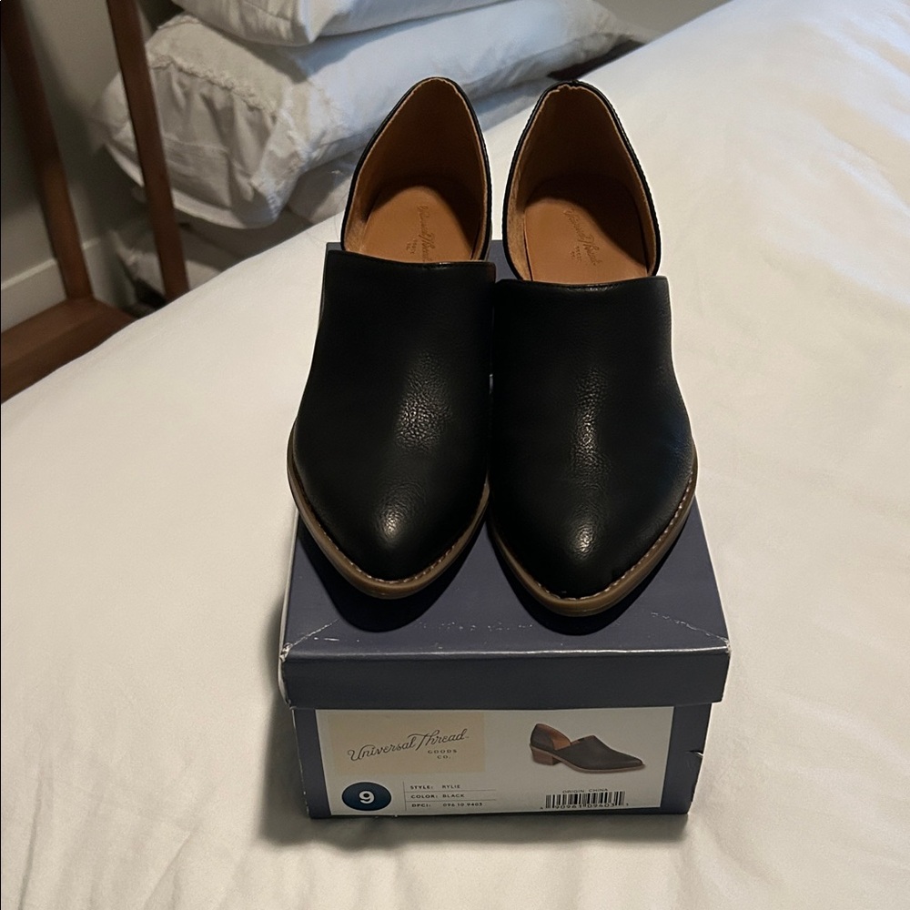 Universal Thread RYLIE Black Slip-On Loafers 9 NEW!